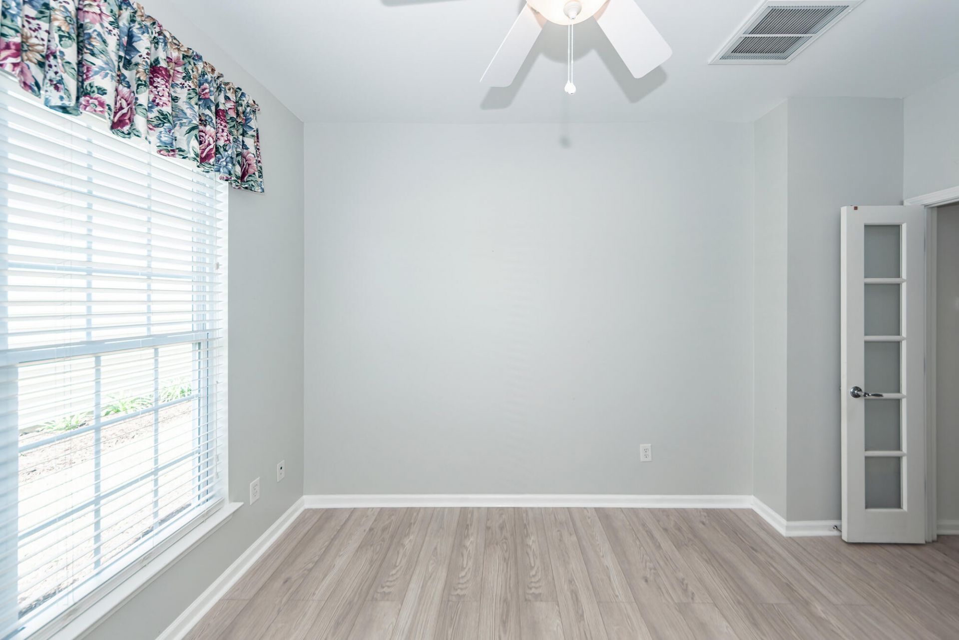 318 Oyster Bay Drive Photo 38