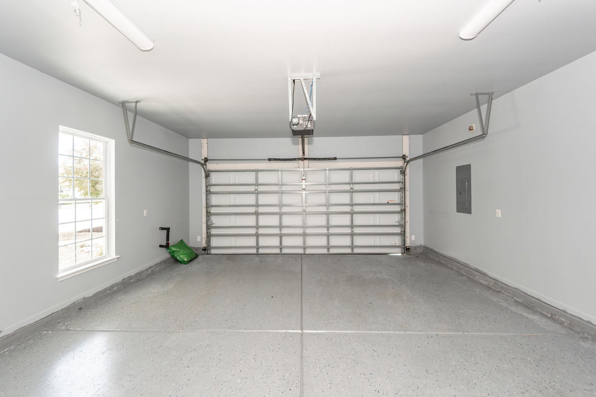 318 Oyster Bay Drive Photo 45