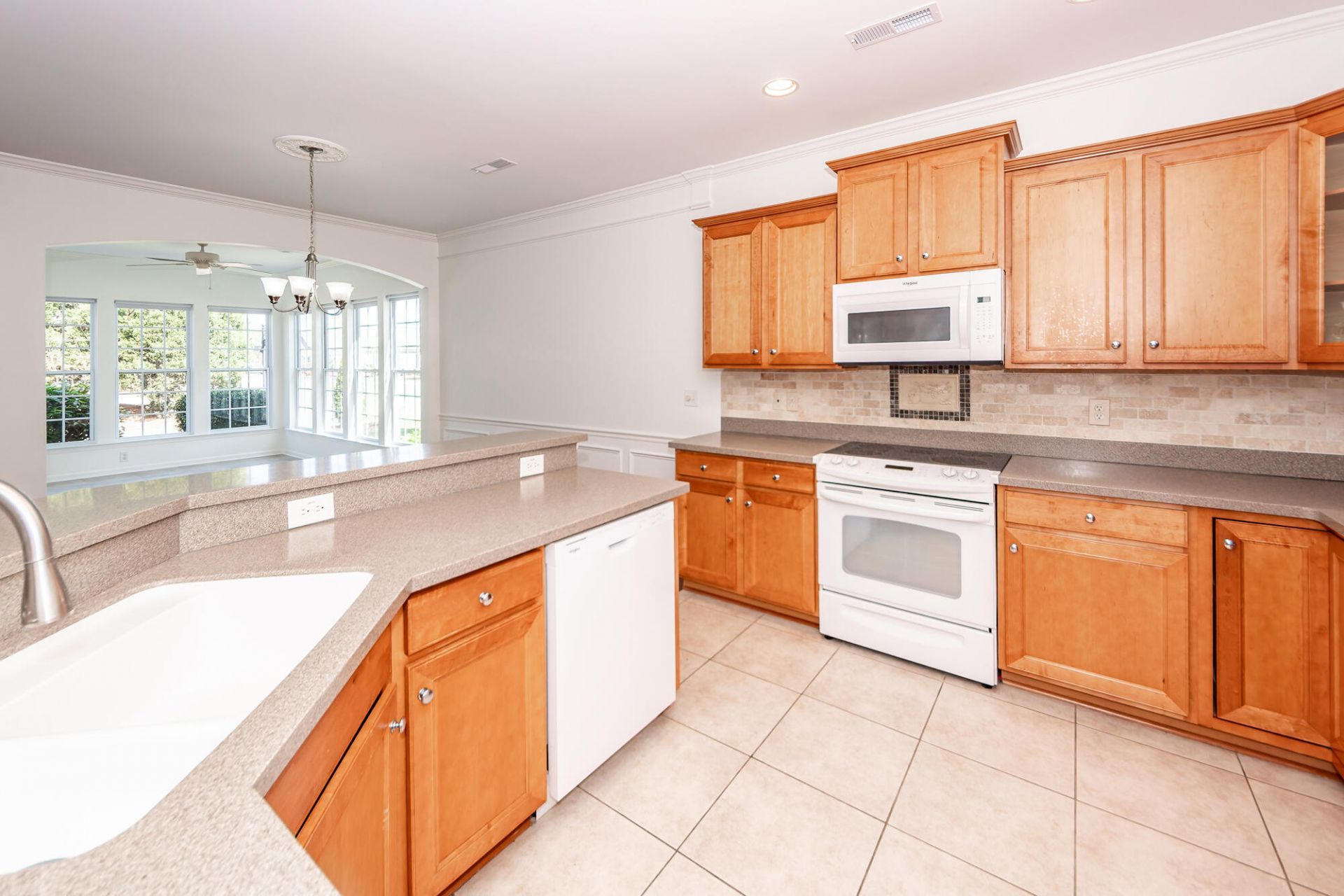 318 Oyster Bay Drive Photo 6