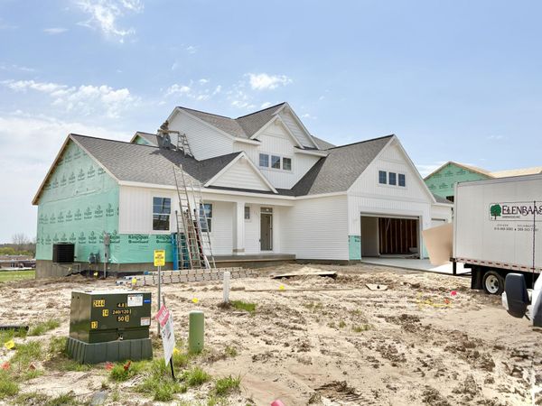 7082 Kettle Dale Avenue SE, Alto, MI 49302