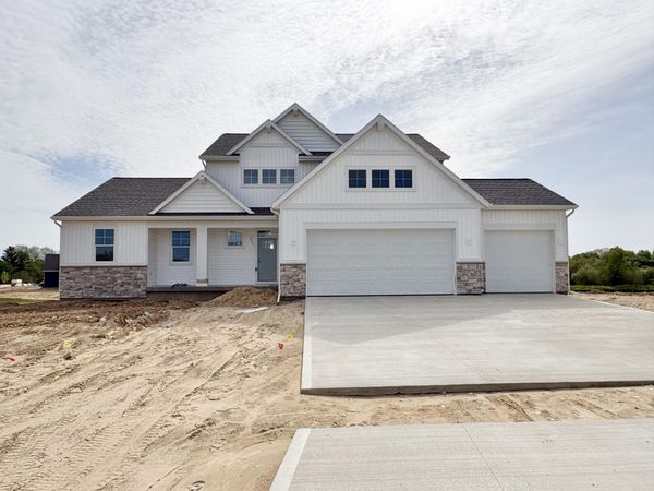 7082 Kettle Dale Avenue SE, Alto, MI 49302