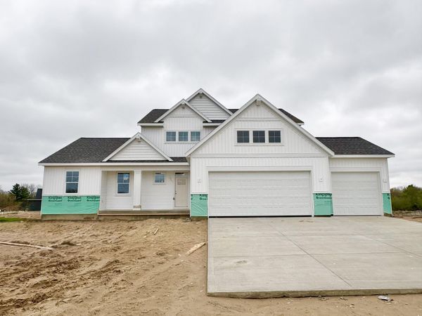 7082 Kettle Dale Avenue SE, Alto, MI 49302