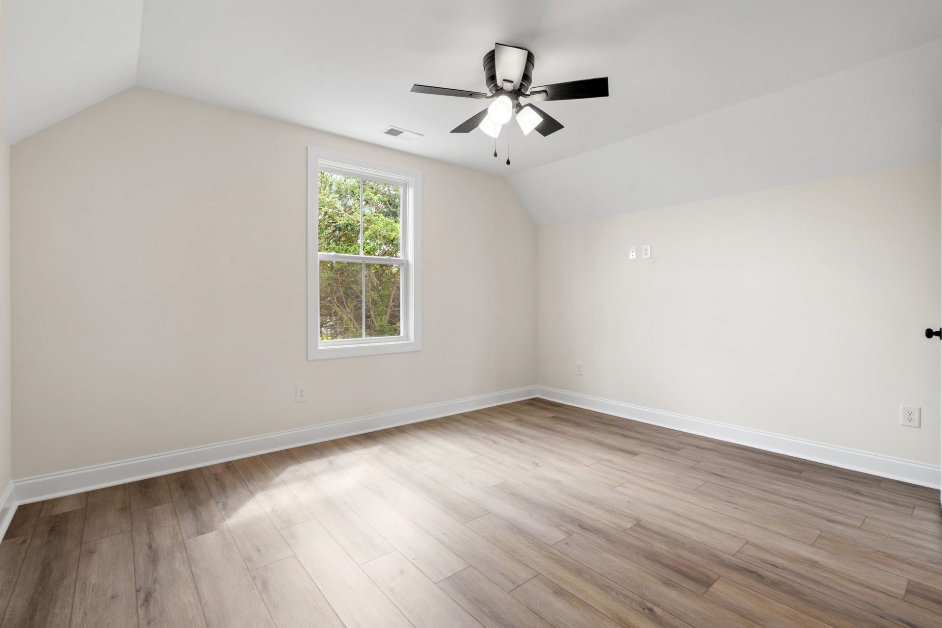 1716 26th Ave. N Photo 31