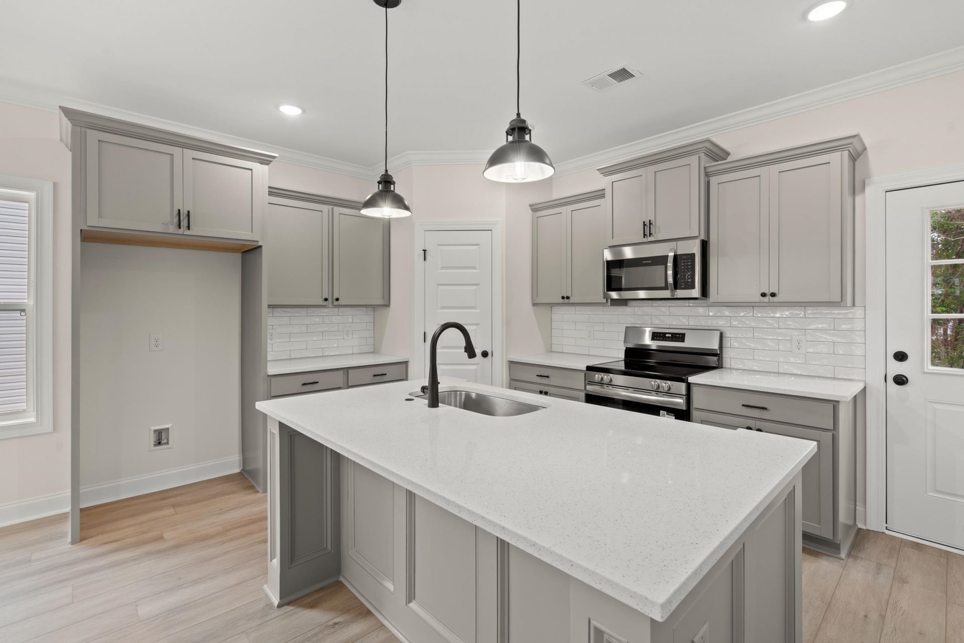 1716 26th Ave. N Photo 8