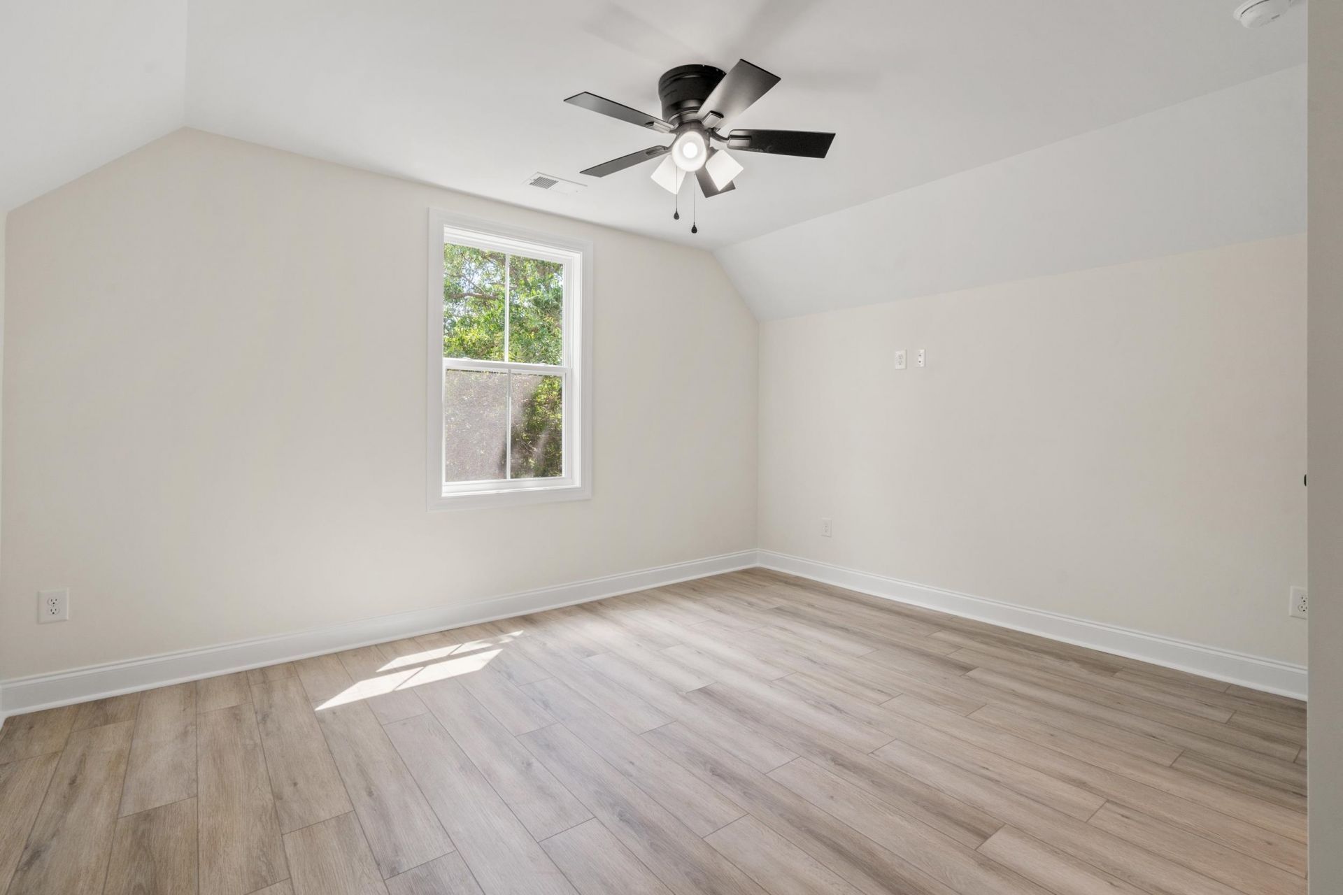 1712 26th Ave. N Photo 25