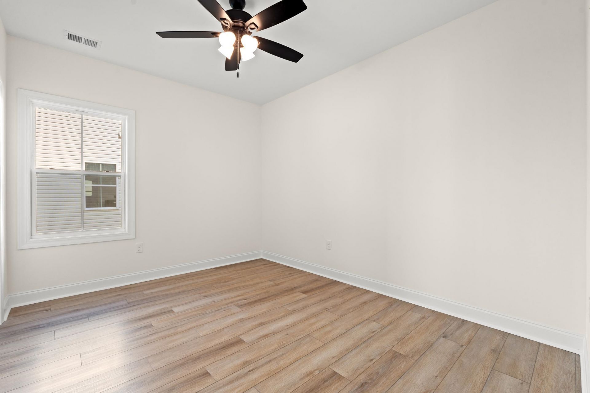 2428 Park St. Photo 17