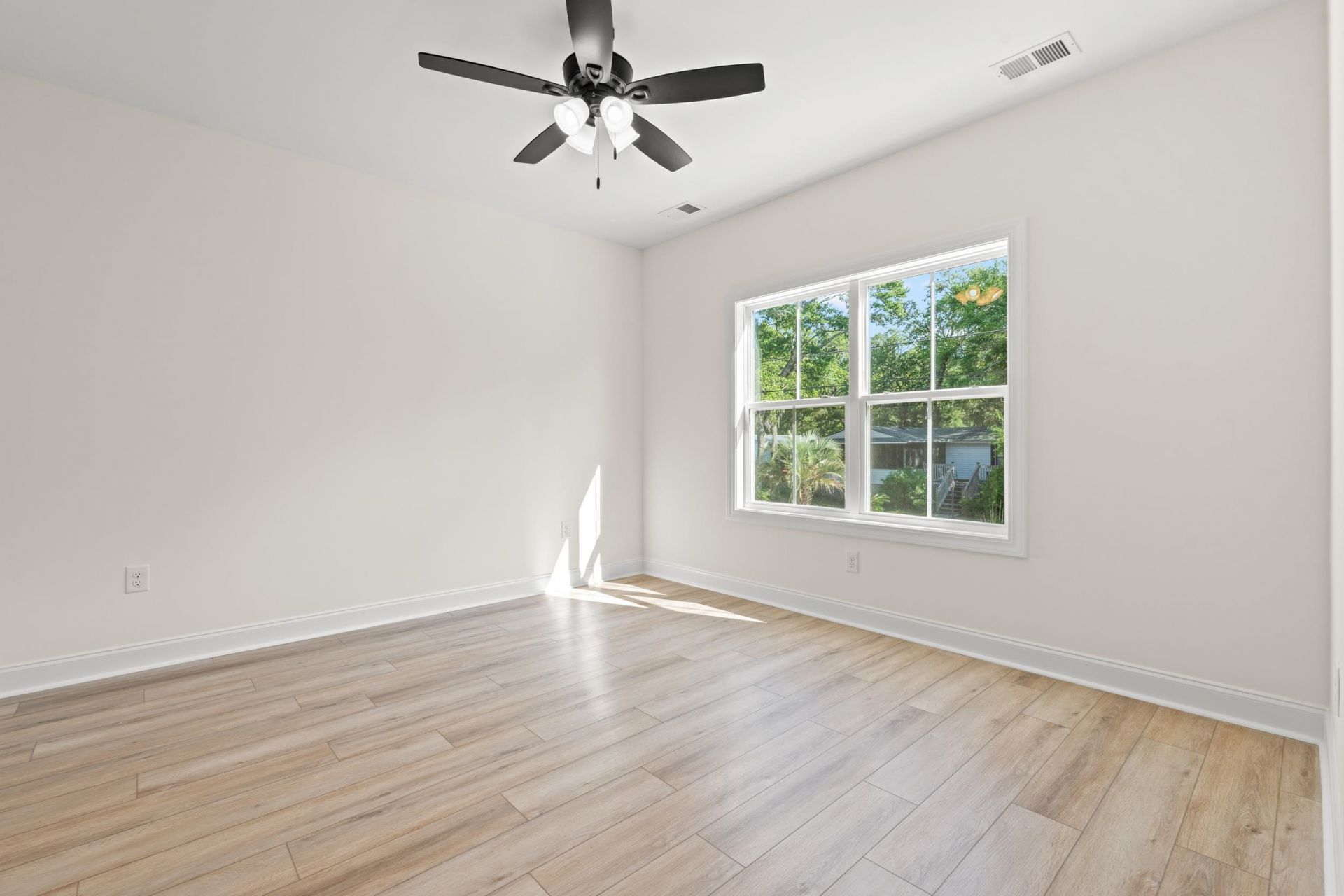 2428 Park St. Photo 21