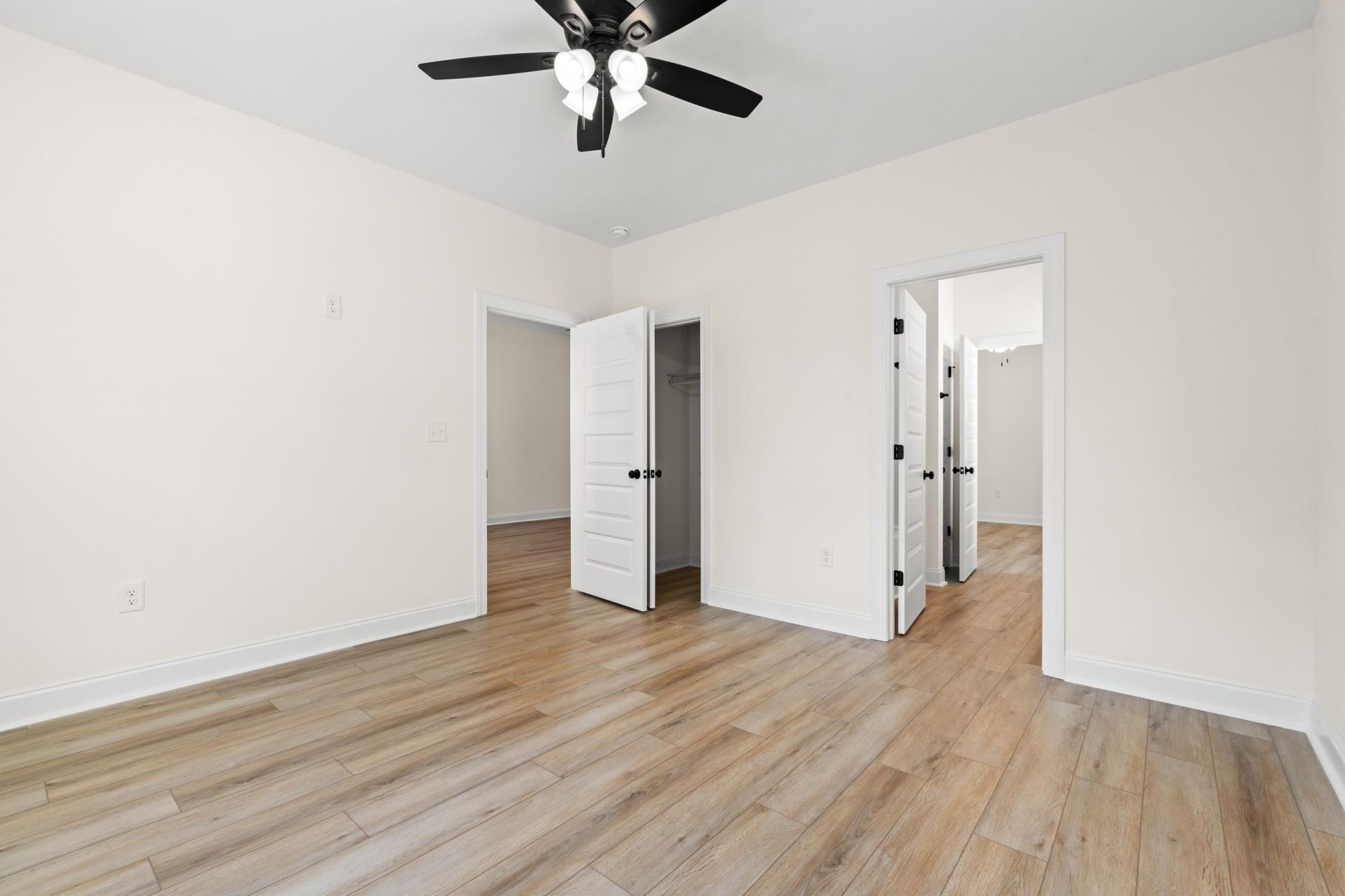 2428 Park St. Photo 25