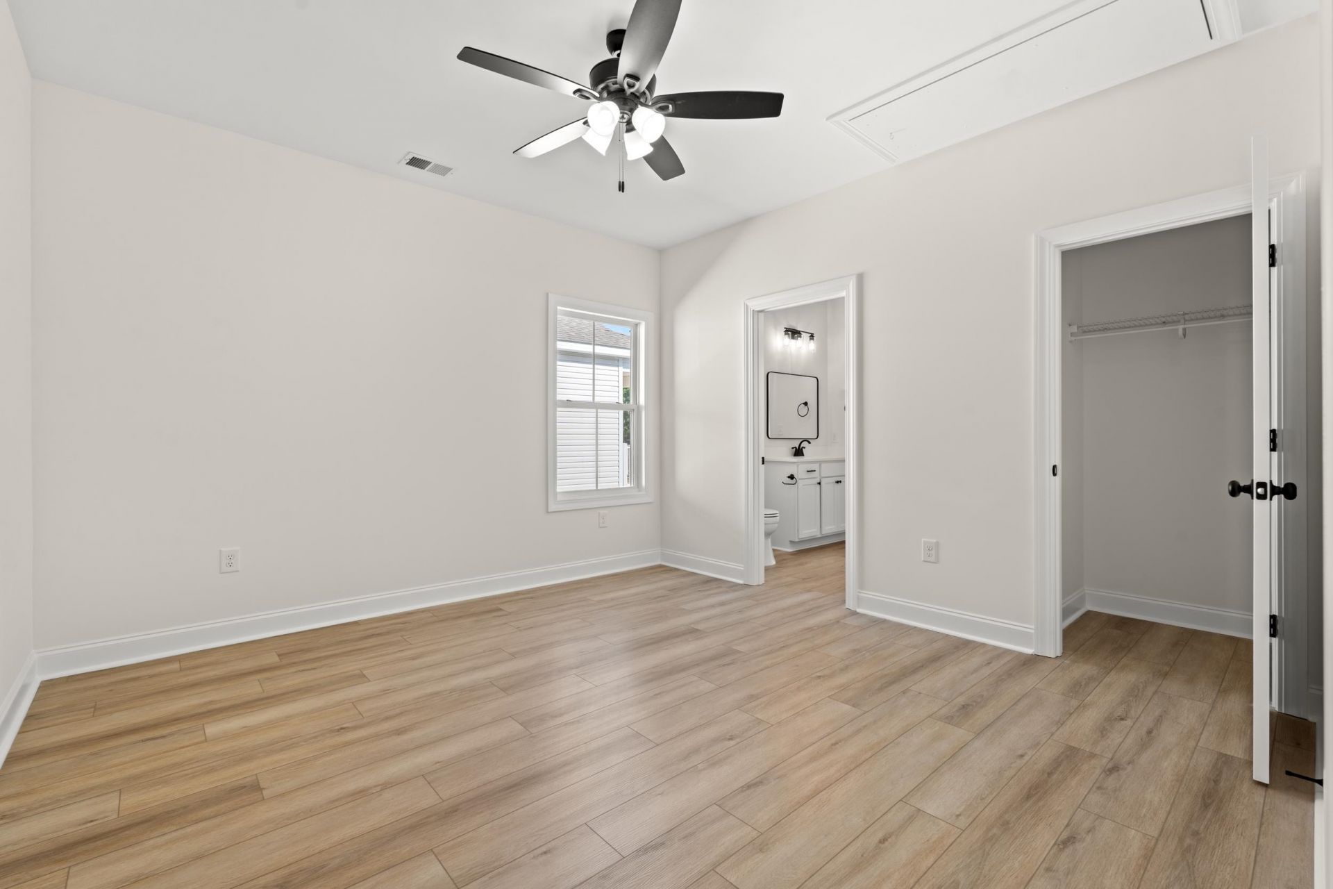 2428 Park St. Photo 28