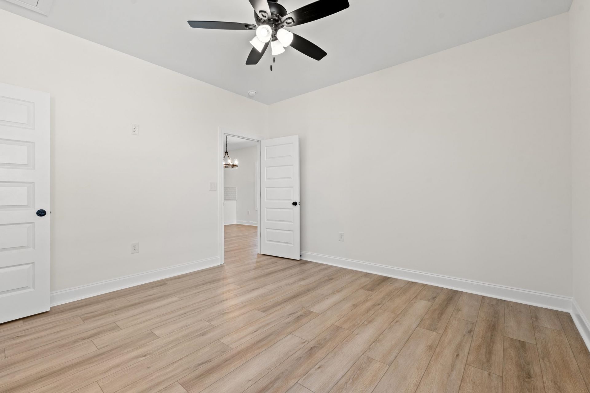 2428 Park St. Photo 29