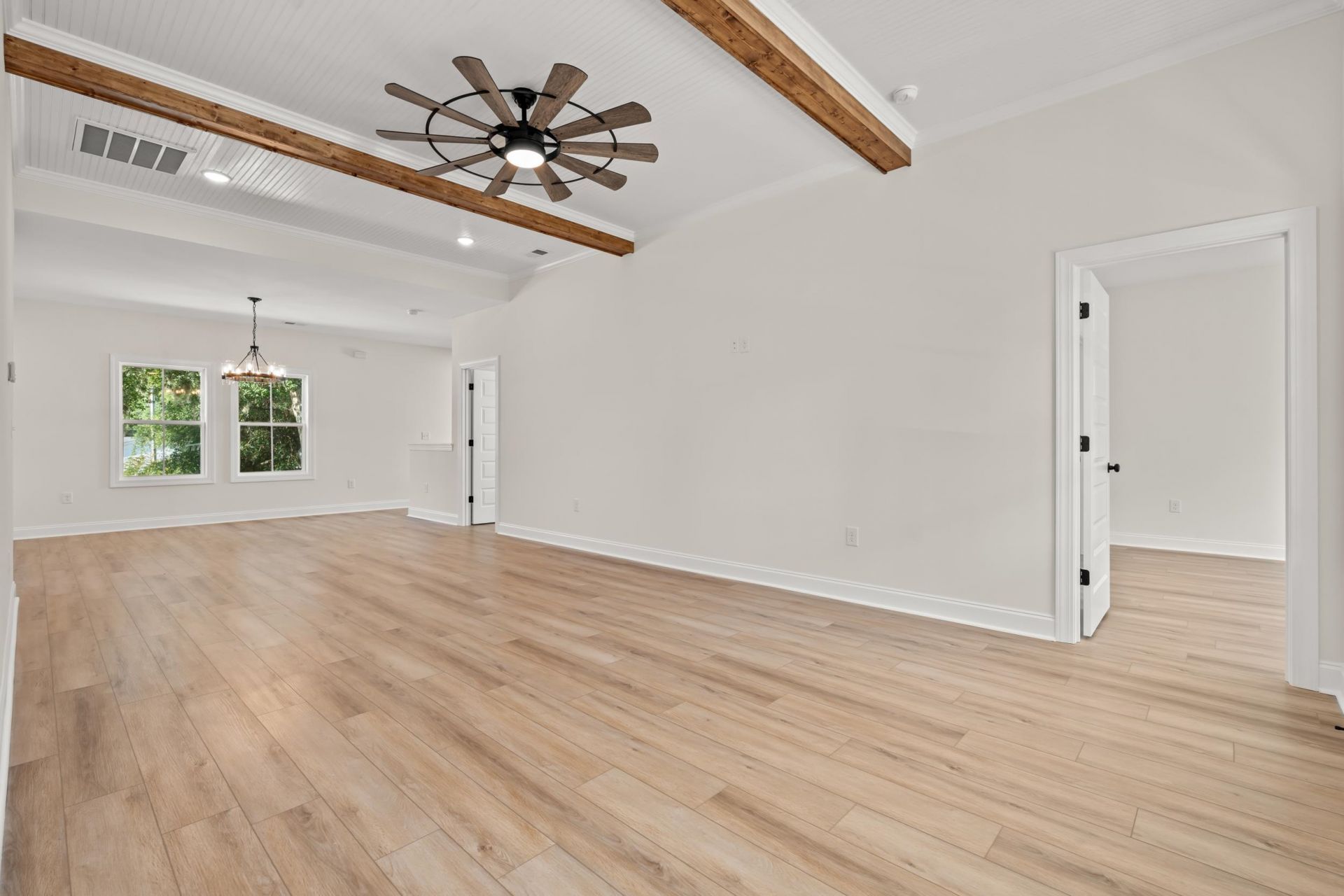 2428 Park St. Photo 9