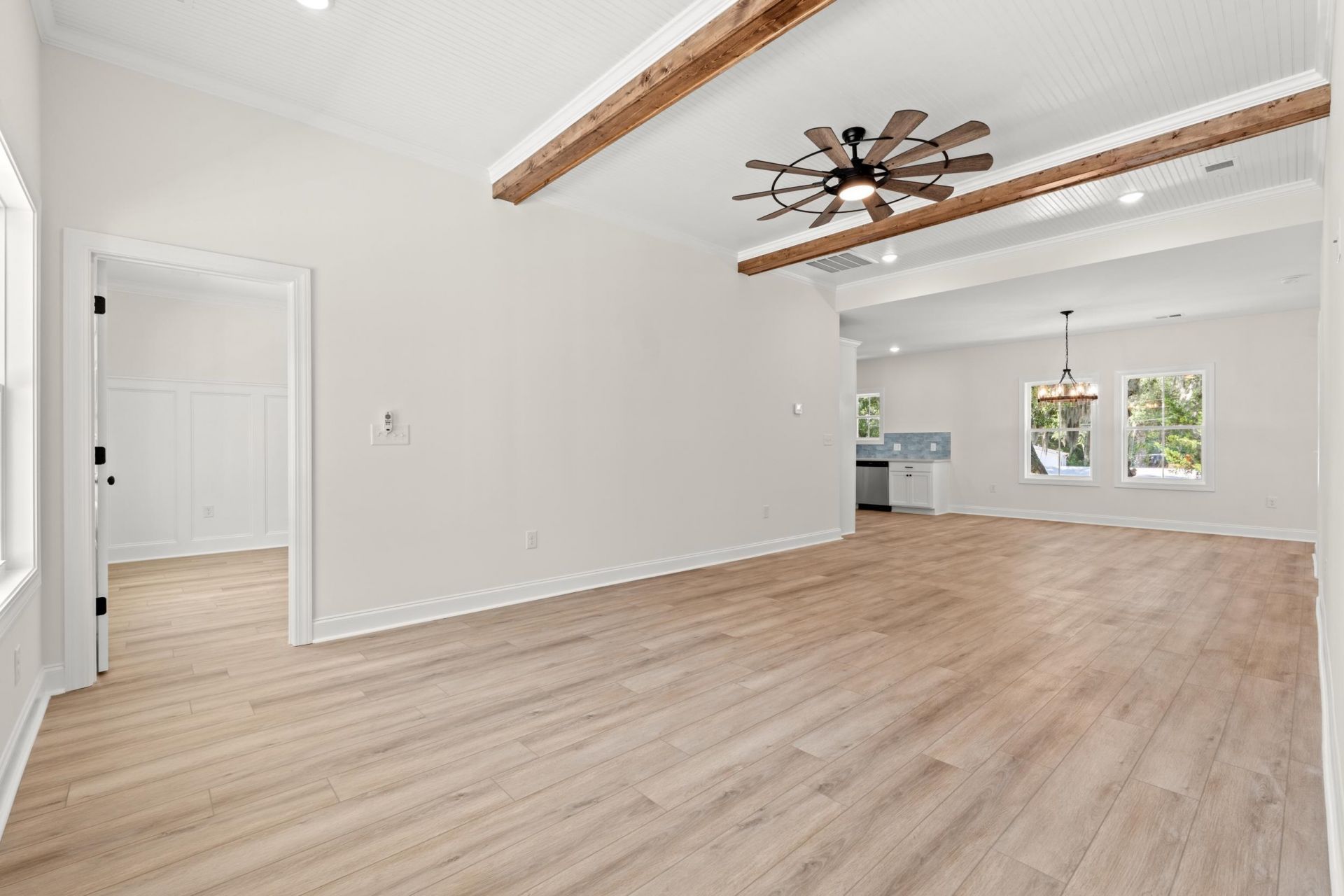 2426 Park St. Photo 10