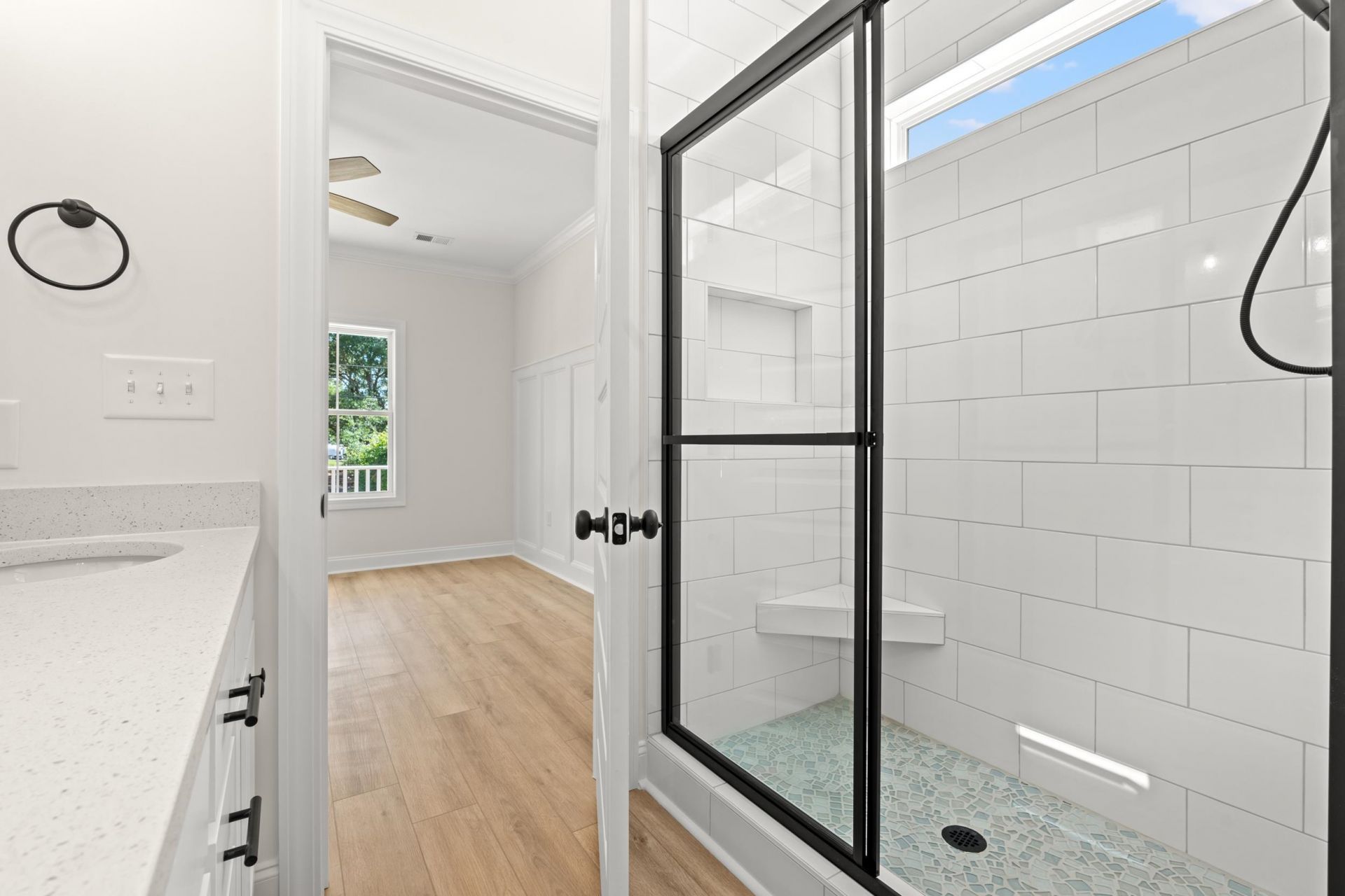 2426 Park St. Photo 12