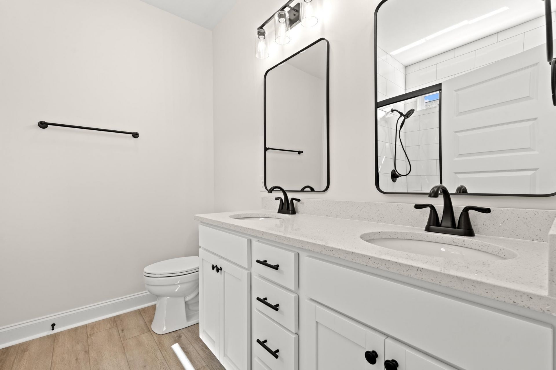 2426 Park St. Photo 13