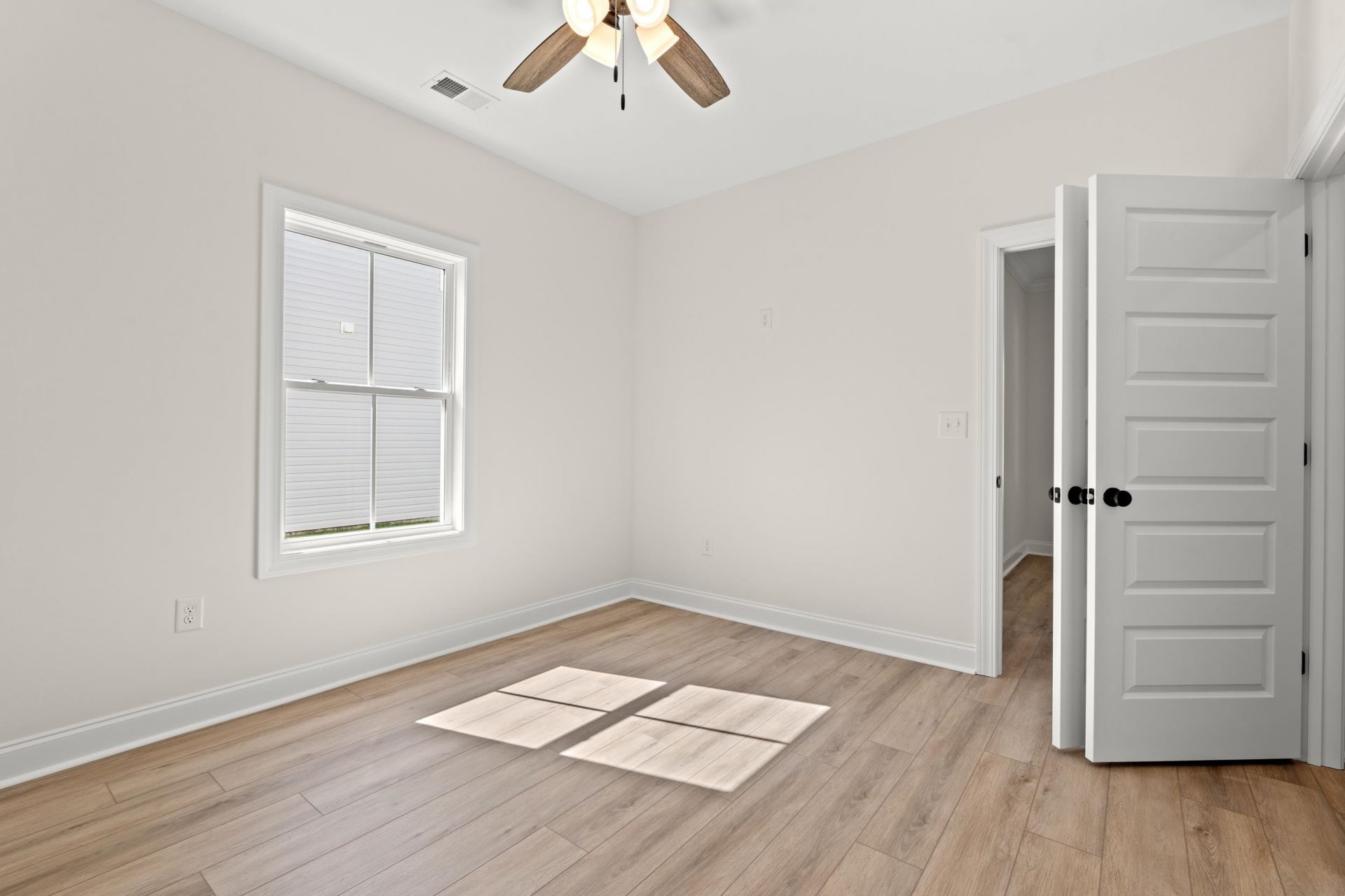 2426 Park St. Photo 15