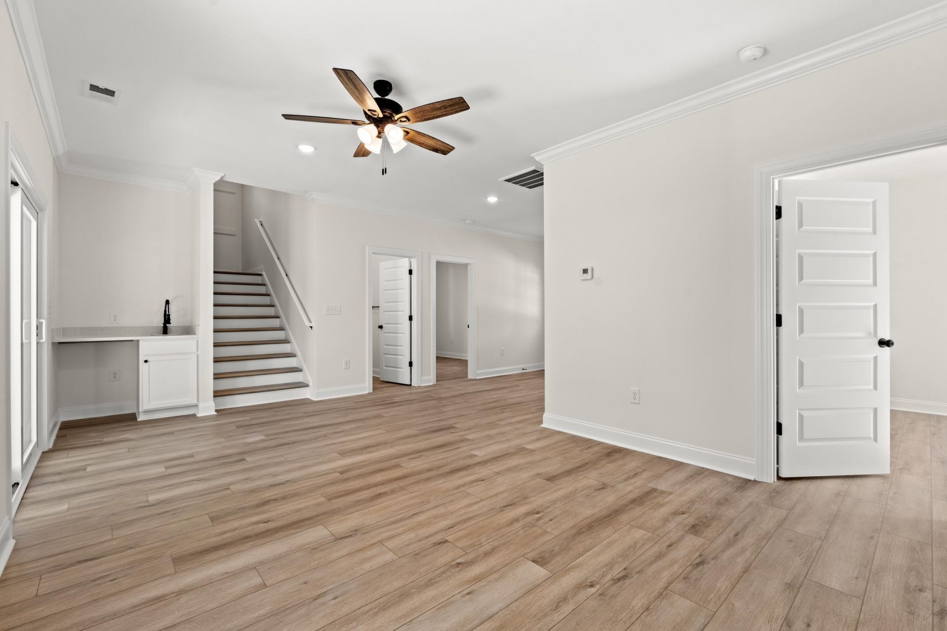 2426 Park St. Photo 2