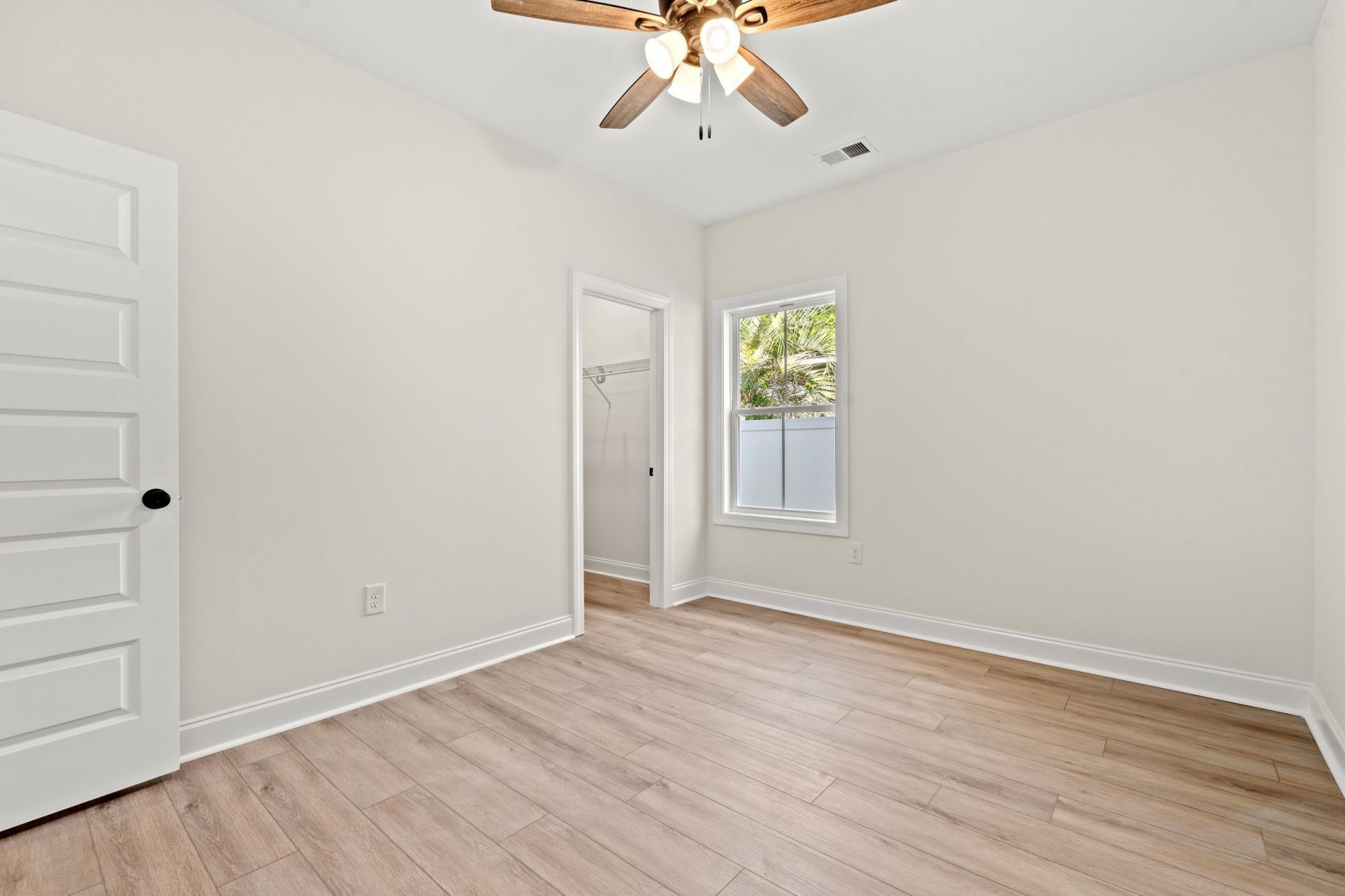 2426 Park St. Photo 20