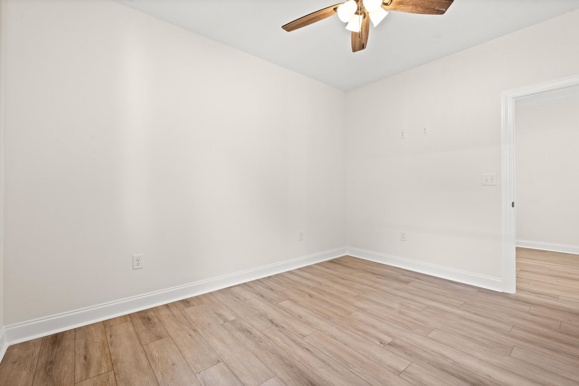 2426 Park St. Photo 21