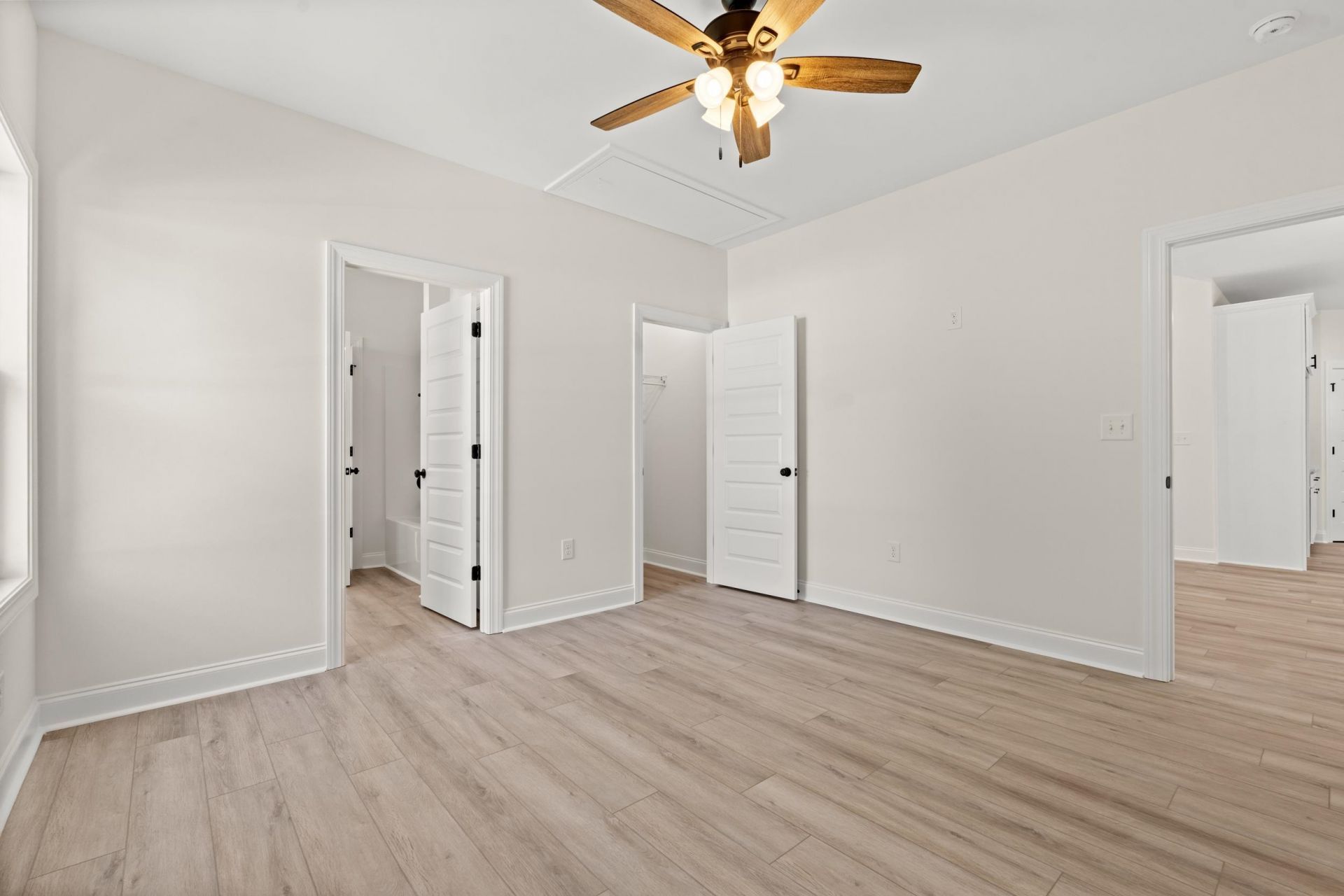 2426 Park St. Photo 28