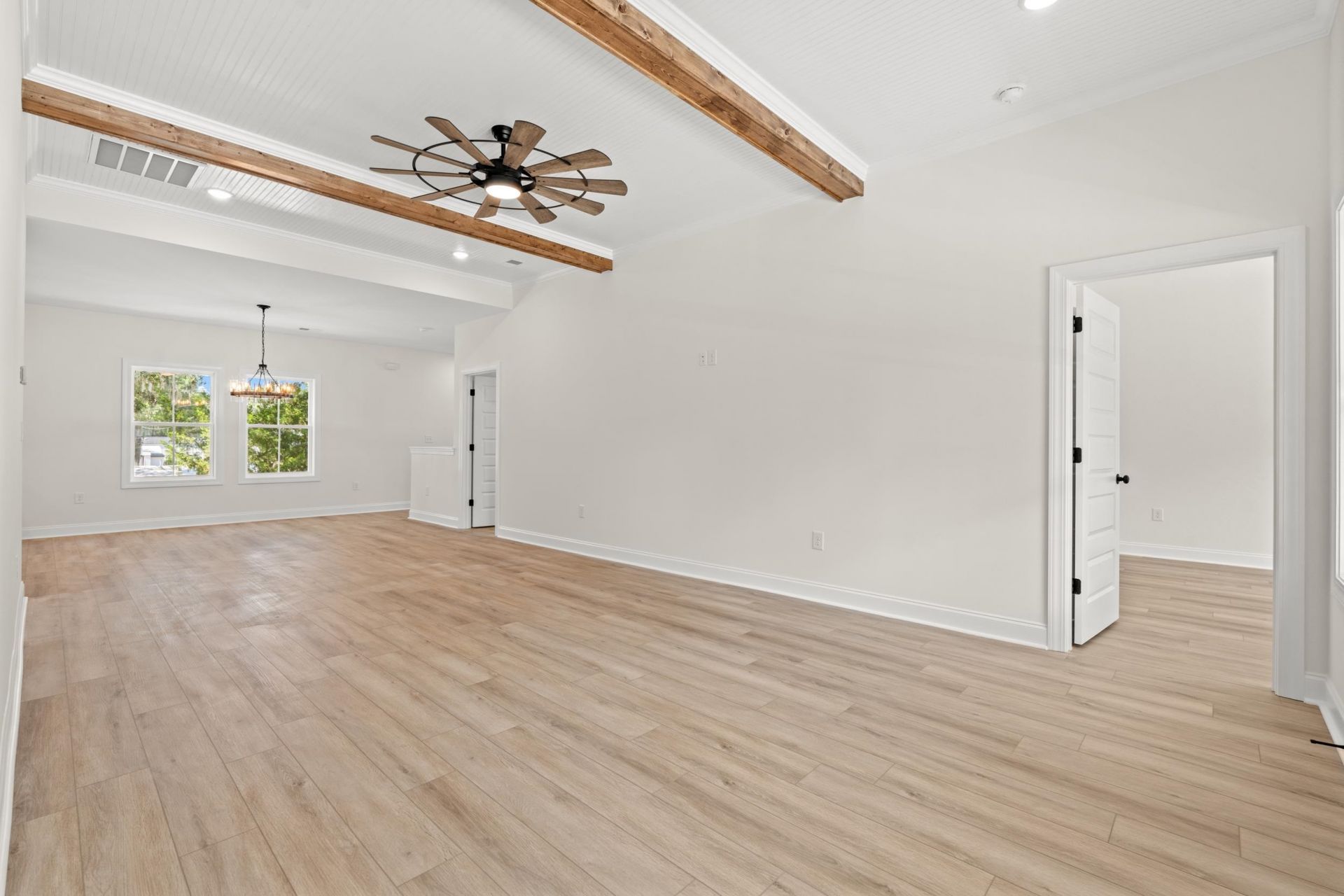 2426 Park St. Photo 8