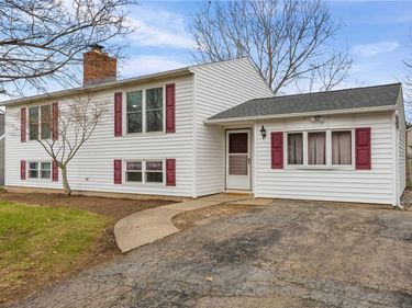 1753 Maplewood Drive, Farmington, NY 14425