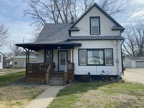 630 N Burr Street , Kewanee, IL 61443