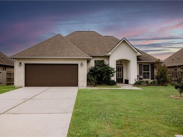 208 HIDDEN CYPRESS Drive, Belle Chasse, LA 70037