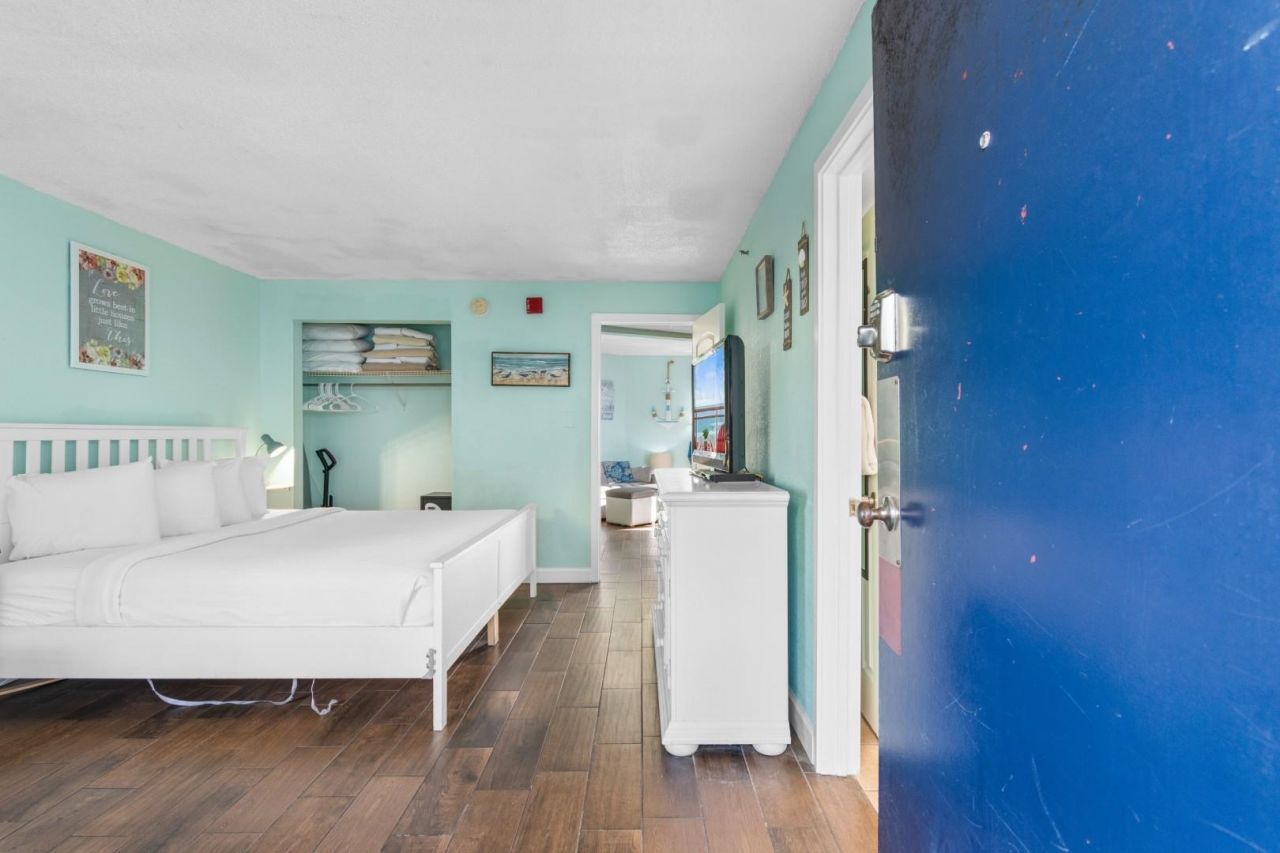 6804 N Ocean Blvd.  Photo 4