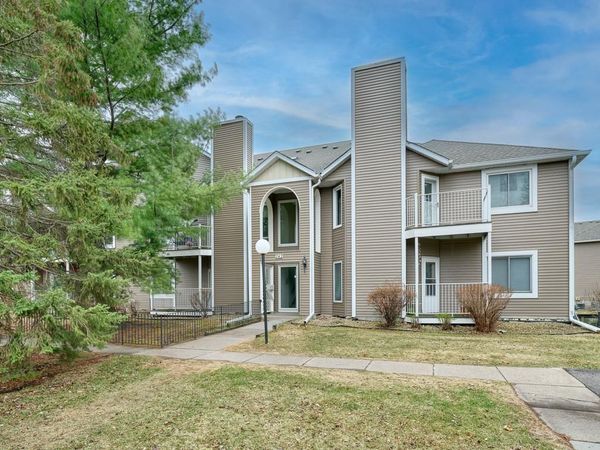742 County Road F W, Unit D, Shoreview, MN 55126