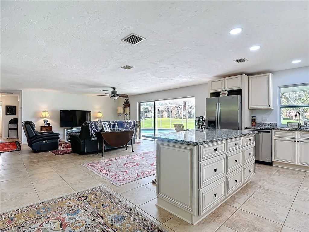 4364 Beechwood Lake Dr, Naples, FL 34112 Photo