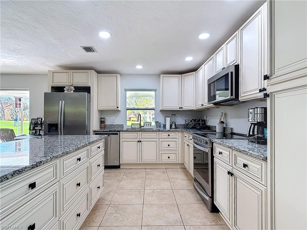 4364 Beechwood Lake Dr, Naples, FL 34112 Photo