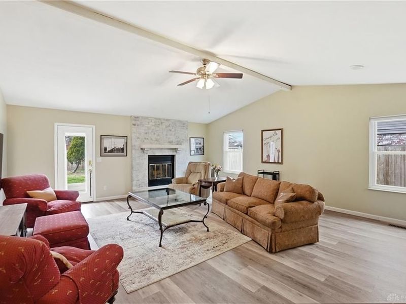 8969 Gardengate Drive, Huber Heights, OH 45424 Photo 10