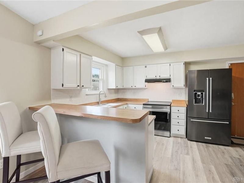 8969 Gardengate Drive, Huber Heights, OH 45424 Photo 12