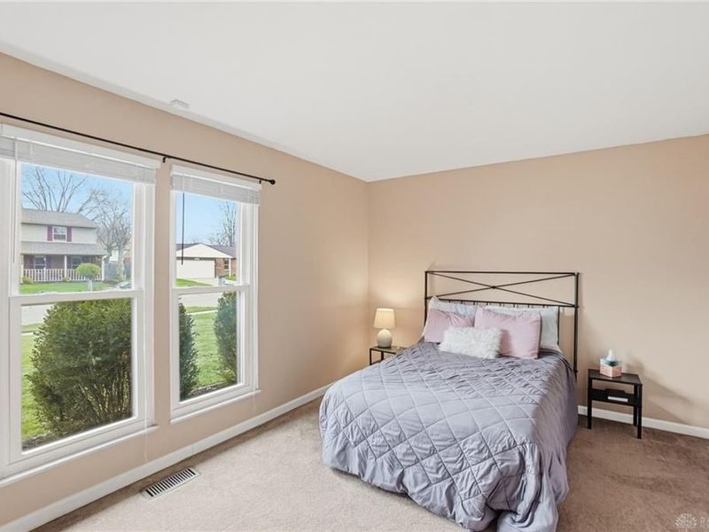 8969 Gardengate Drive, Huber Heights, OH 45424 Photo 23