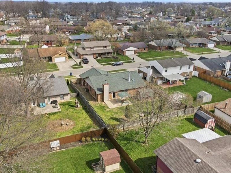 8969 Gardengate Drive, Huber Heights, OH 45424 Photo 4