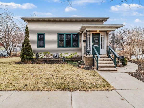 206 N James Street, Ludington, MI 49431