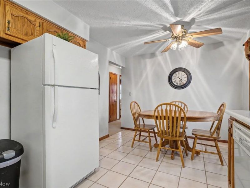 226 Helena Drive, Struthers, OH 44471 Photo 6