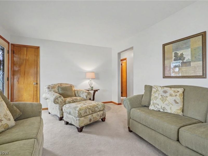 226 Helena Drive, Struthers, OH 44471 Photo 8