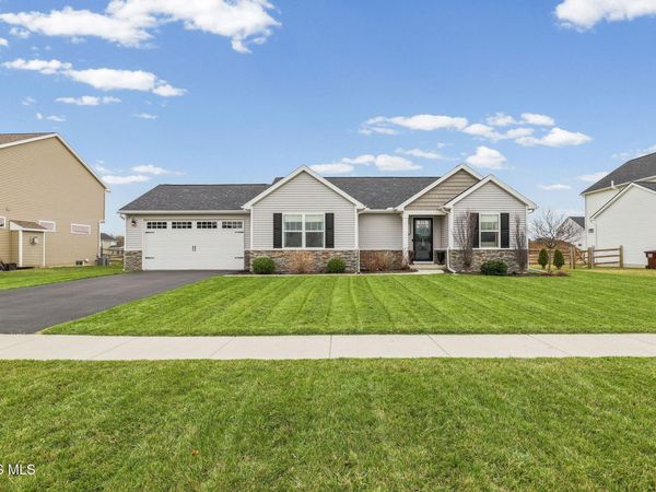 5328 Brint Crossing Boulevard, Sylvania, OH 43560