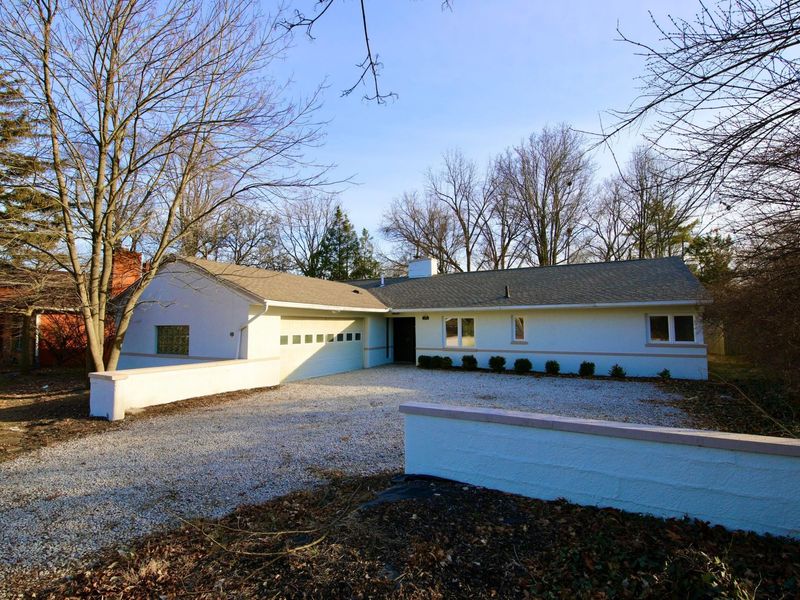 3191 E Broad Street , Columbus, OH 43209 Photo 1