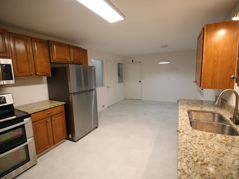 3191 E Broad Street , Columbus, OH 43209 Photo 16