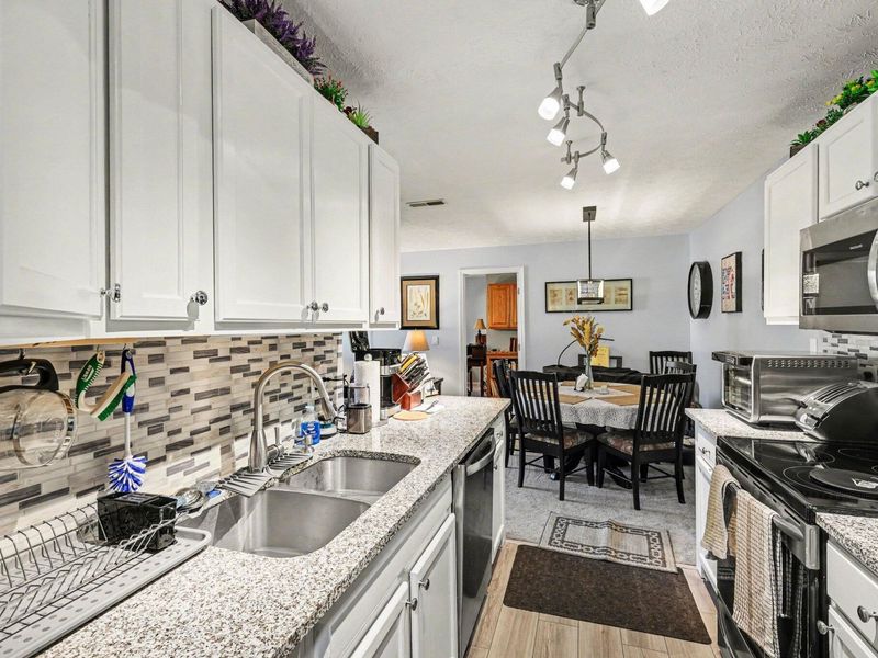 10148 Carnation Court, Unit 8, Florence, KY 41042 Photo 2