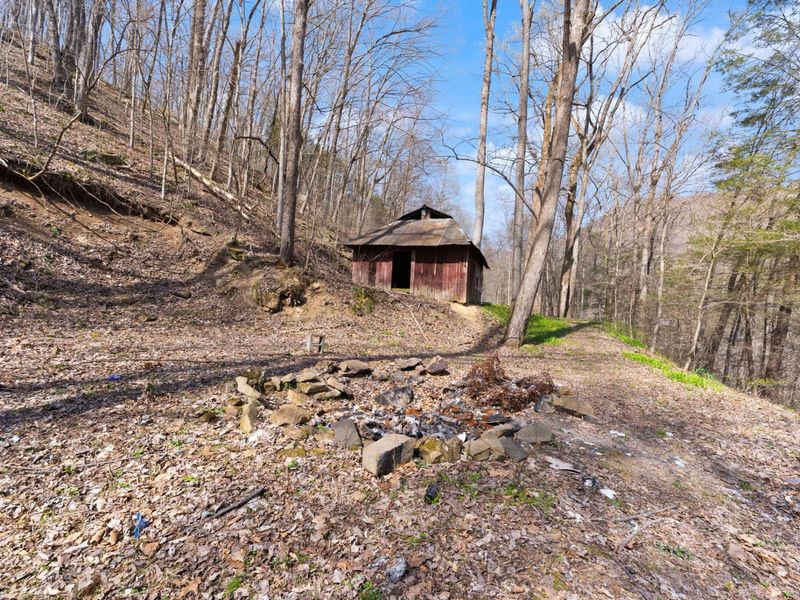 1197 Beans Fork Road, Middlesboro, KY 40965 Photo 14