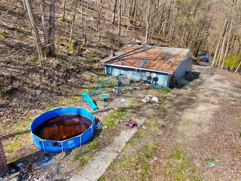 1197 Beans Fork Road, Middlesboro, KY 40965 Photo 24