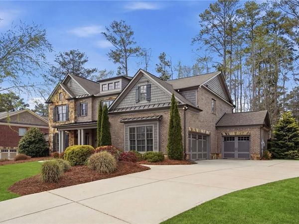 2732 Oak Glen Manor Road, Decatur, GA 30033
