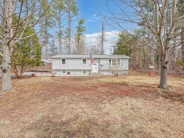 4 Autumn Circle, Plaistow, NH 03864