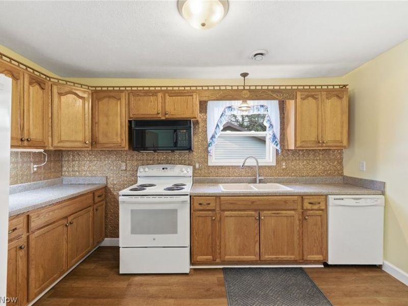 655 Spangler Street , Willard, OH 44890 Photo 11