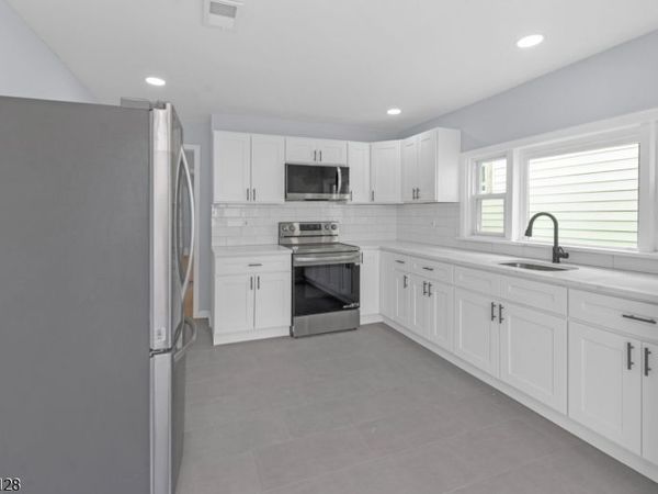 157 Fairmount Ave, Unit 2, Newark, NJ 07103