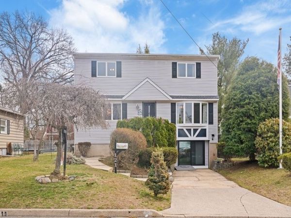 121 Pine Ave, New Milford, NJ 07646