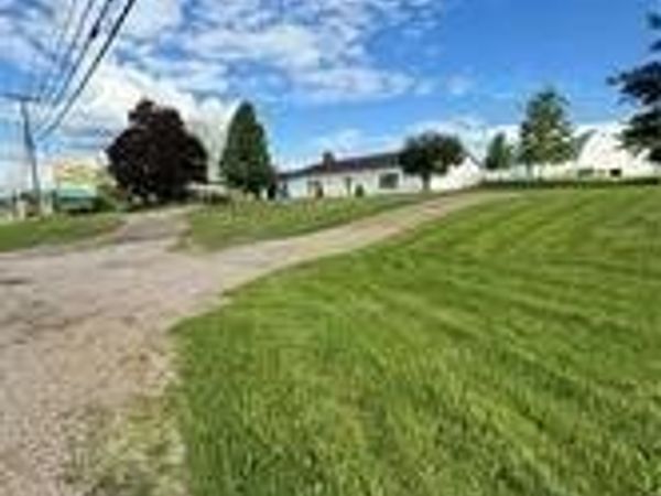 4870 East Pike , Zanesville, OH 43701